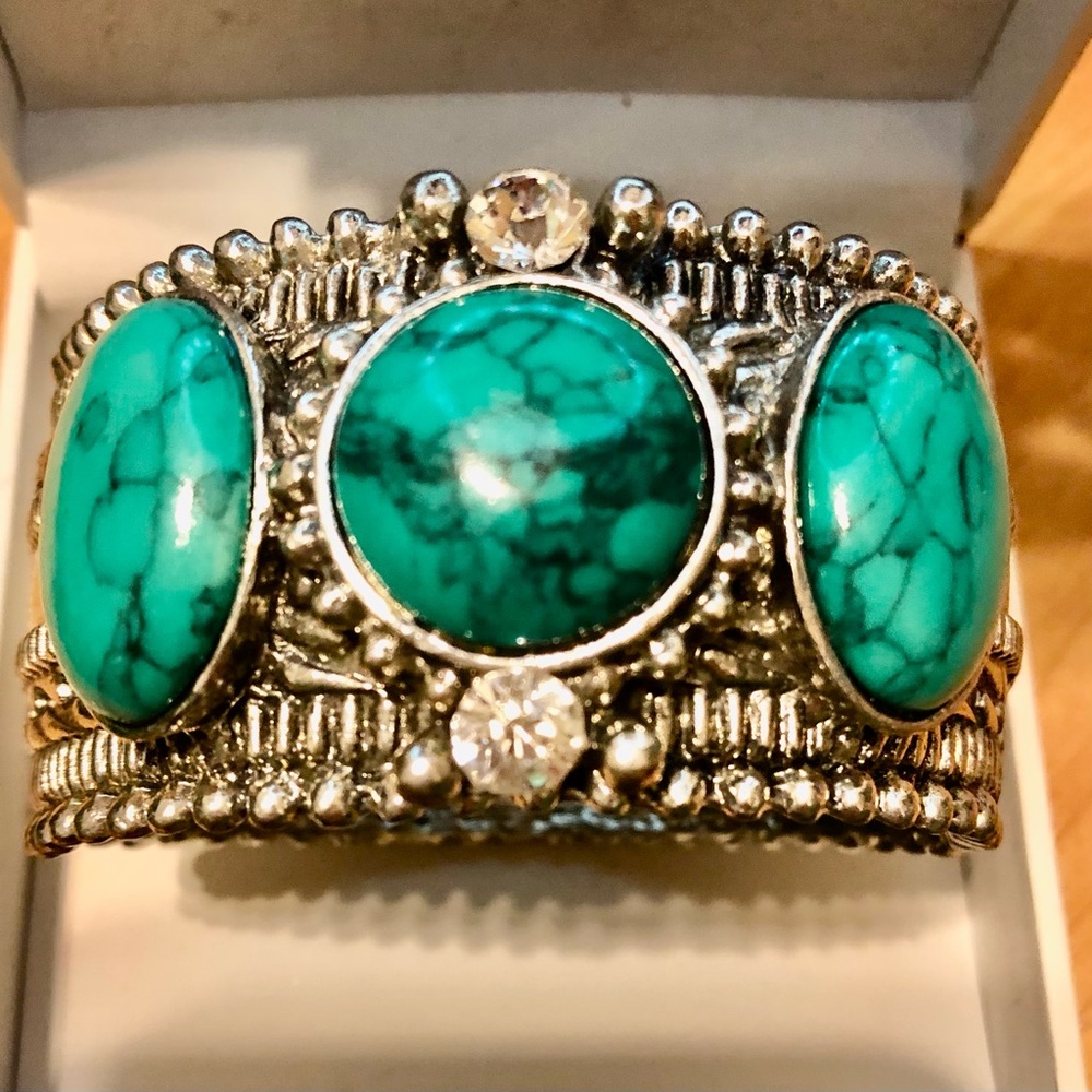 Beautiful turquoise and silver cuff bracelet